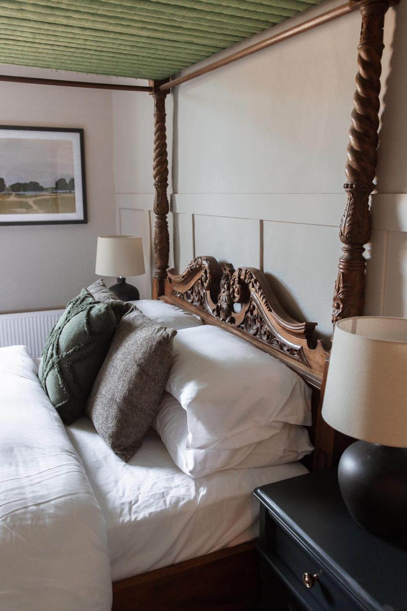 The Raven Hotel At Much Wenlock By Purestay Exterior photo